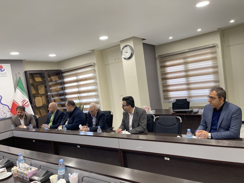 جلسه مشترک فدراسیون و دفتر ماشین آلات و تجهیزات وزارت صمت برگزار گردید. 3 photo 2024 02 13 12 23 06